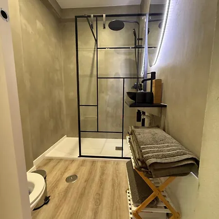 Camilas Place 2 Lägenhet Bicas